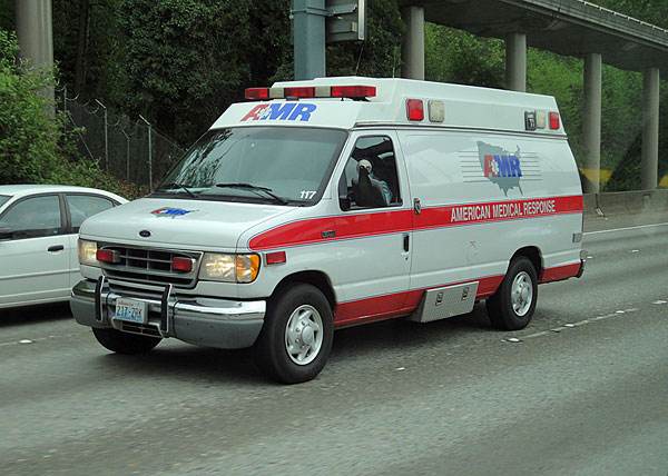 救護車生產廠家簡析車內的醫療配置有哪些？